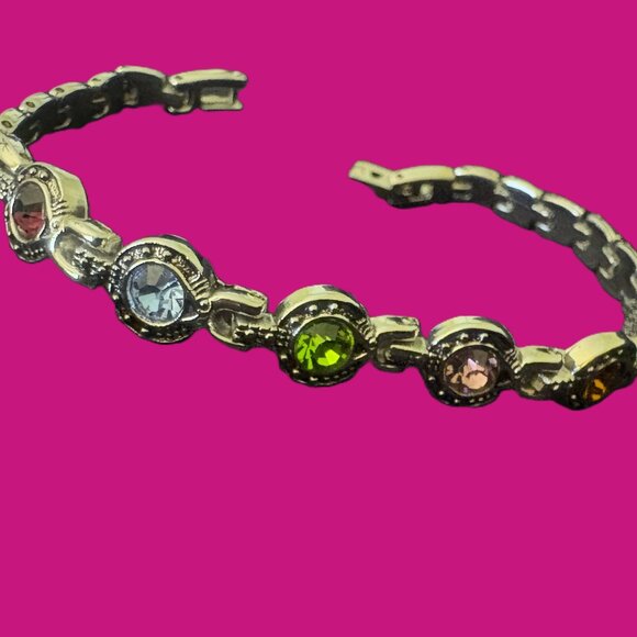 Silver Rainbow Jeweled Bracelet Size 7 with Snap Lock NWOT - Picture 1 of 12